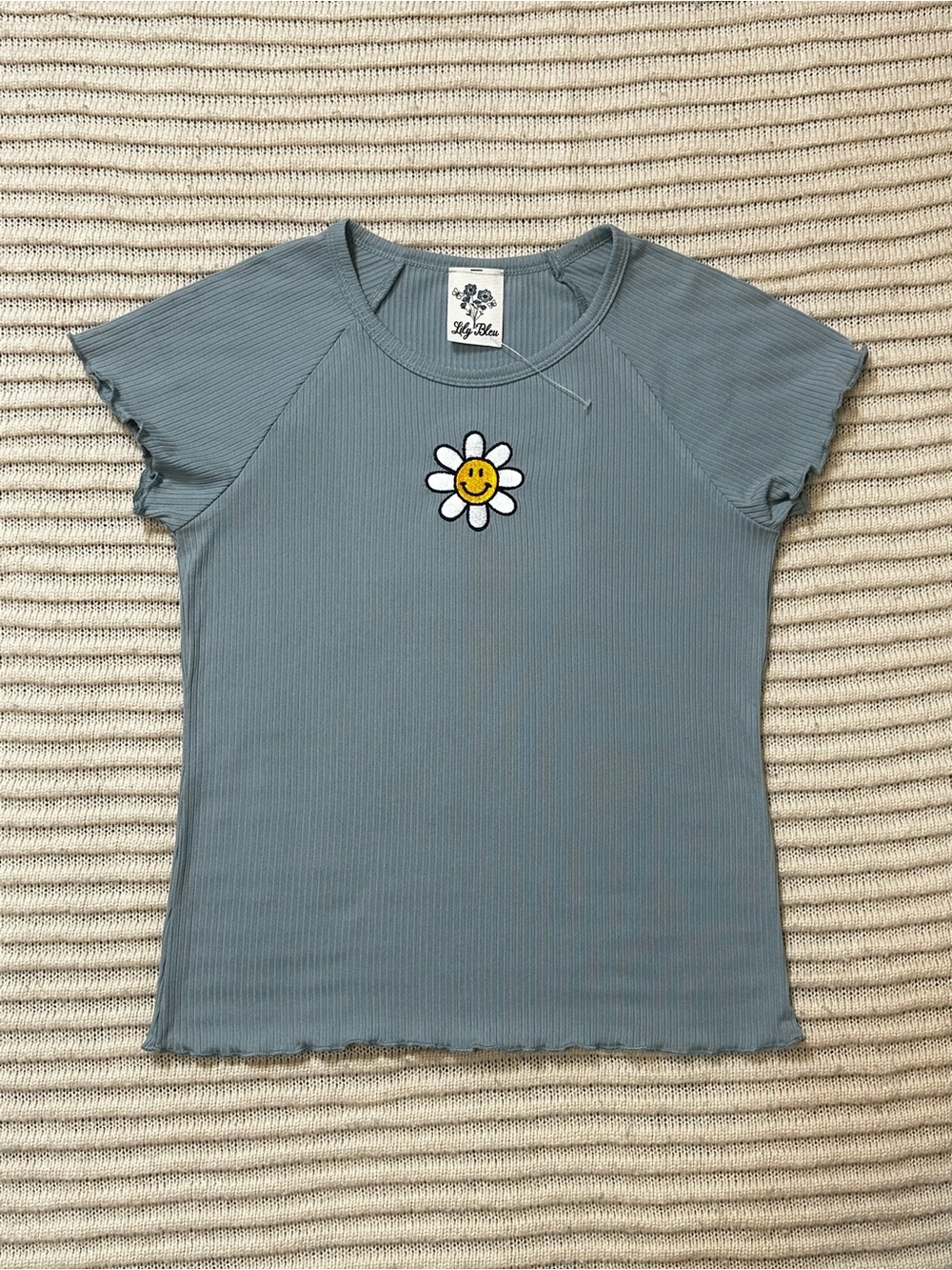 Lila Rose Dusty Blue Ribbed Tee with Smiley Daisy Patch size 16(G)